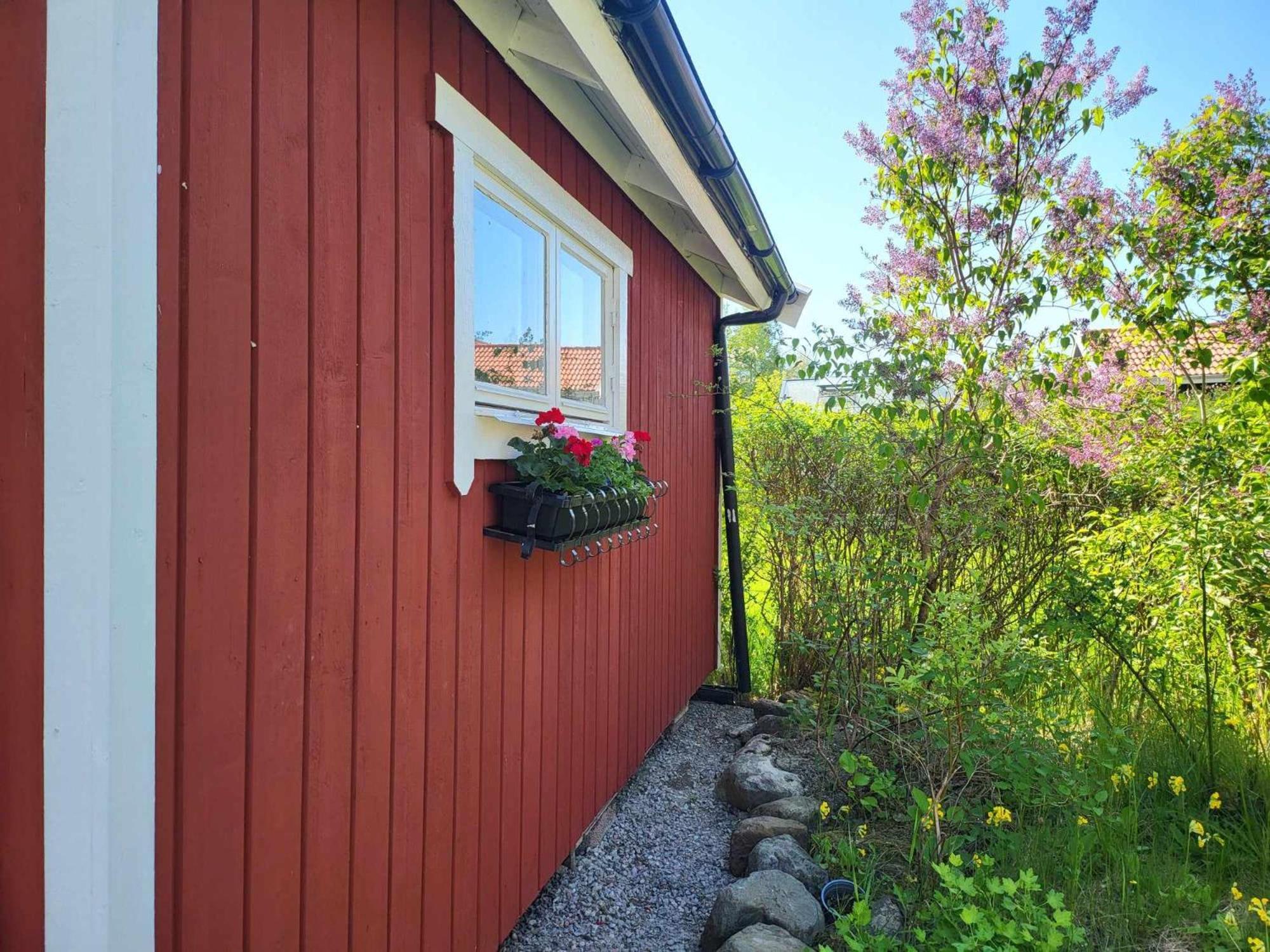 Villa Minihus Med Stor Traedgardstomt Naera Golf Och Hav Trosa Exterior foto